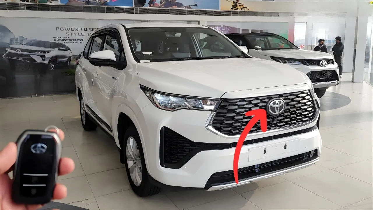 Toyota Innova HyCross 2026